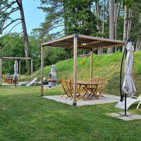 Gite 2 Du Chateau De Feschaux Villeneuve-sous-Pymont Екстериор снимка